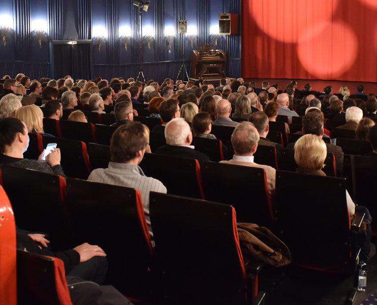 Filmspiegel Programm Der Essener Filmkunsttheater Und Der